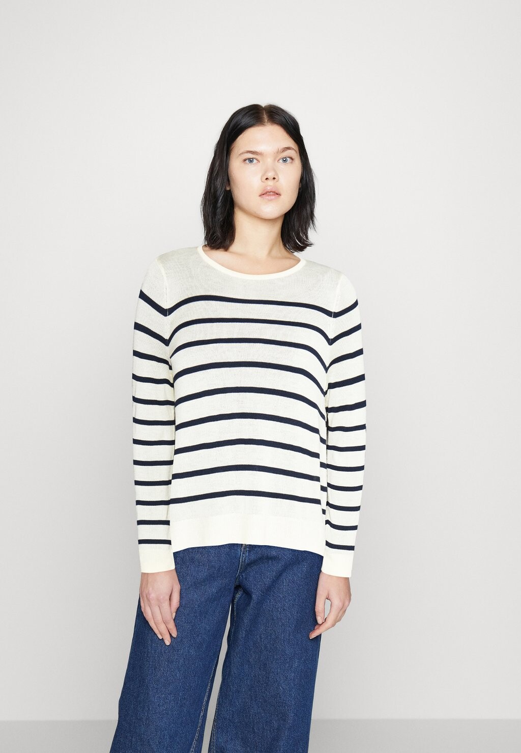 

Свитер Vero Moda Vmnova O Neck, береза / темно-синий блейзер, Синий;серый