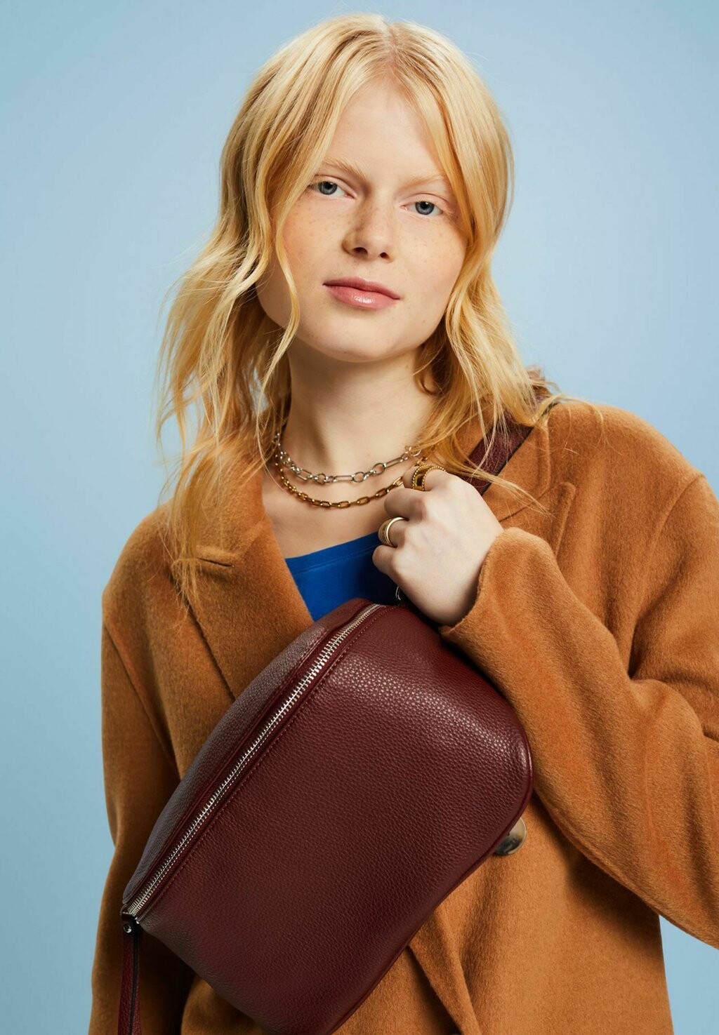 

Сумка Esprit, цвет garnet red