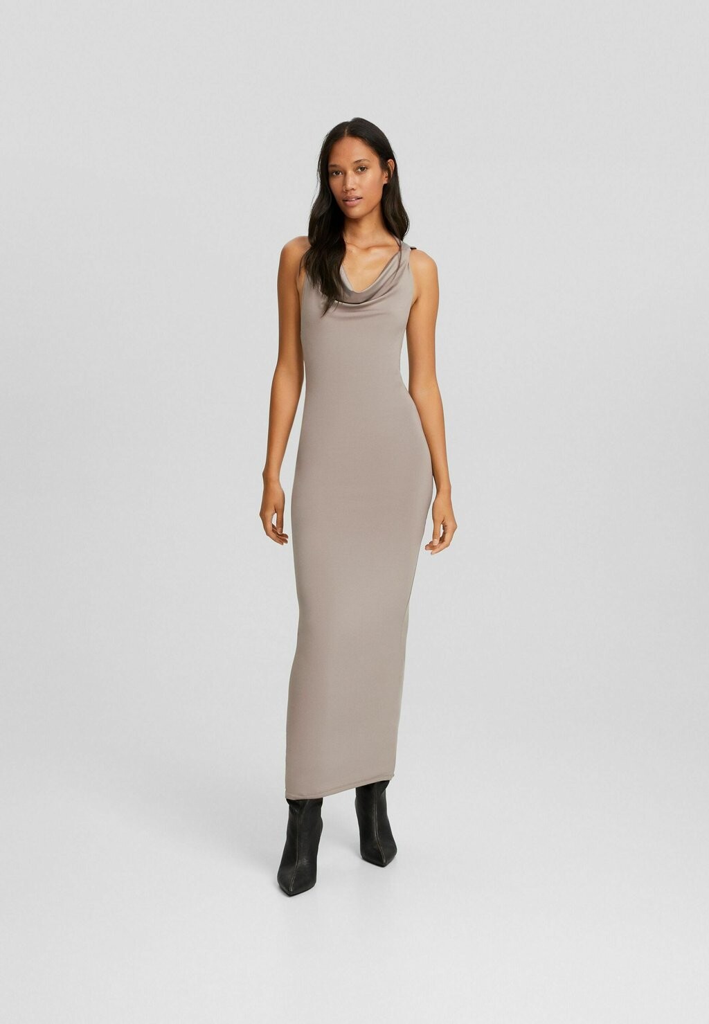 

Длинное платье Bershka, песочный