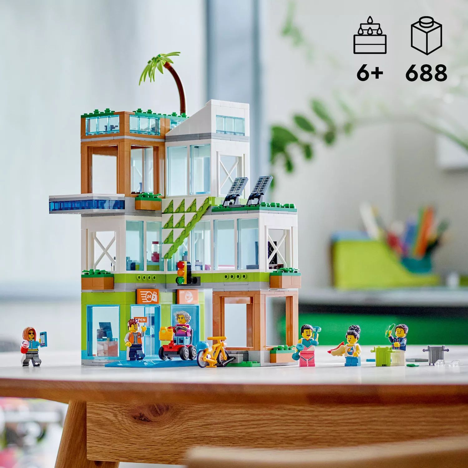 Набор забавных игрушек LEGO City Apartment Building с модулями соединяющихся комнат 60365 (688 деталей) LEGO