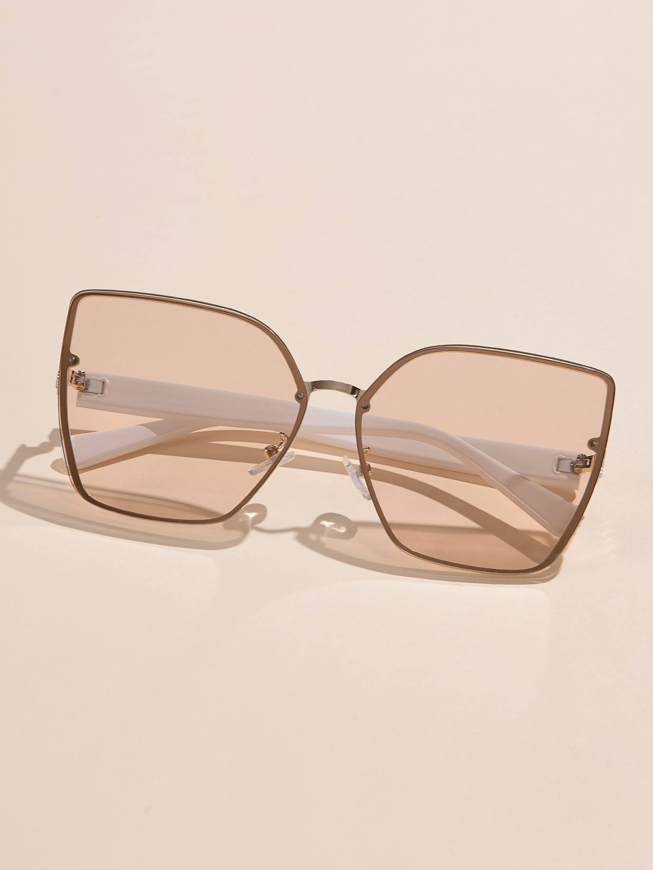 1 шт. упакованные модные солнцезащитные очки в металлической оправе с бриллиантами и элегантным футляром для очков