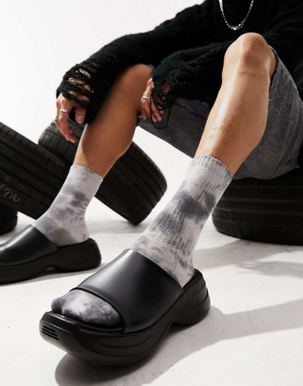 

Черные сандалии на массивной подошве ASOS DESIGN