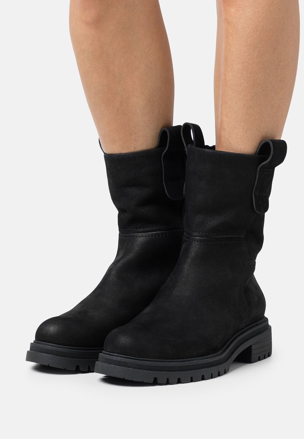 

Ботинки Tamaris, цвет black