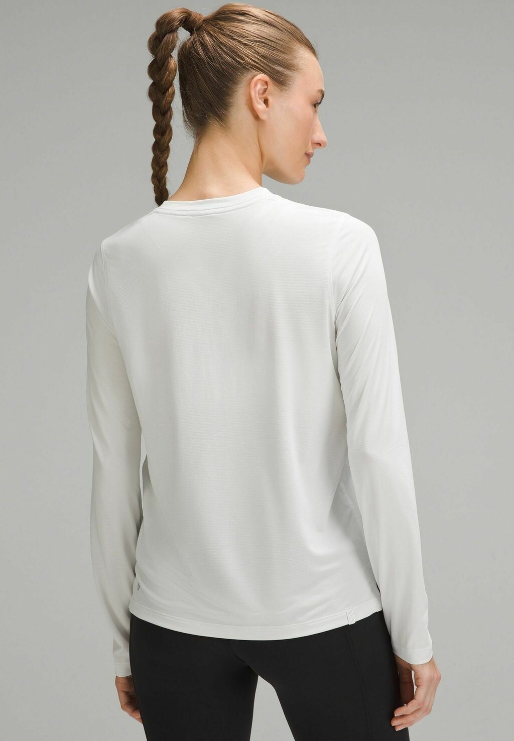 

Футболка с длинным рукавом ULTRALIGHT HIP-LENGTH LONG SLEEVE lululemon, белый