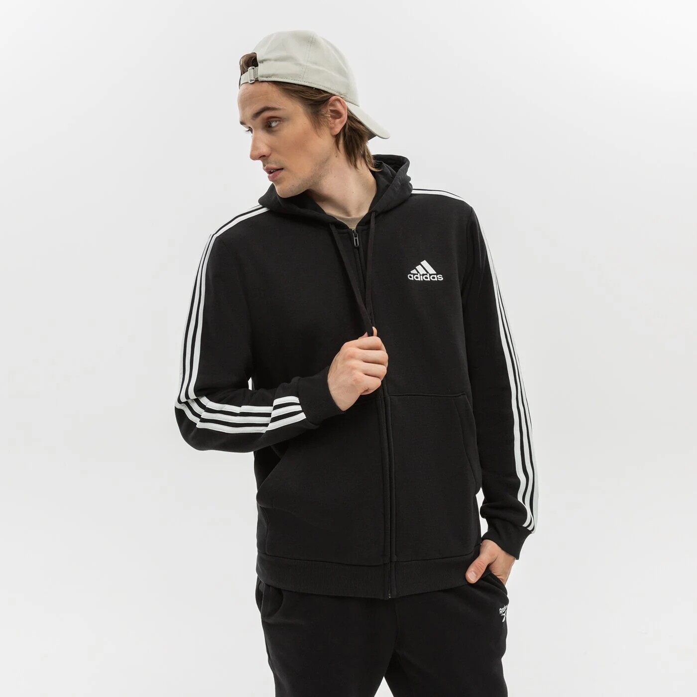 

Свитшот Adidas на молнии, черный