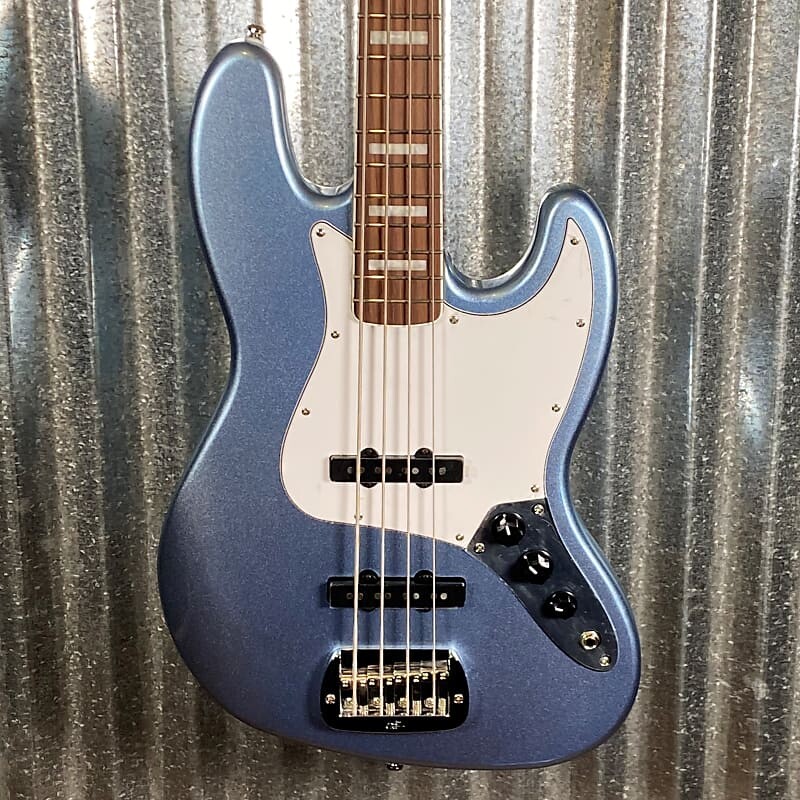 

Басс гитара G&L Tribute JB 4 String Jazz Bass Lake Placid Blue #2986