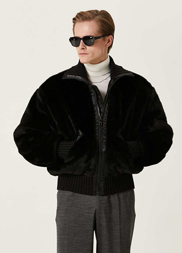 

Черный плащ Dolce&Gabbana