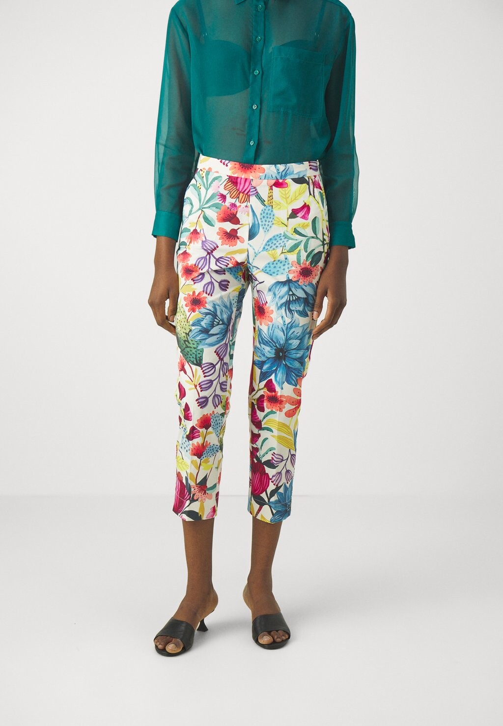 

Брюки QUATERNA MAX&Co., цвет multicolor