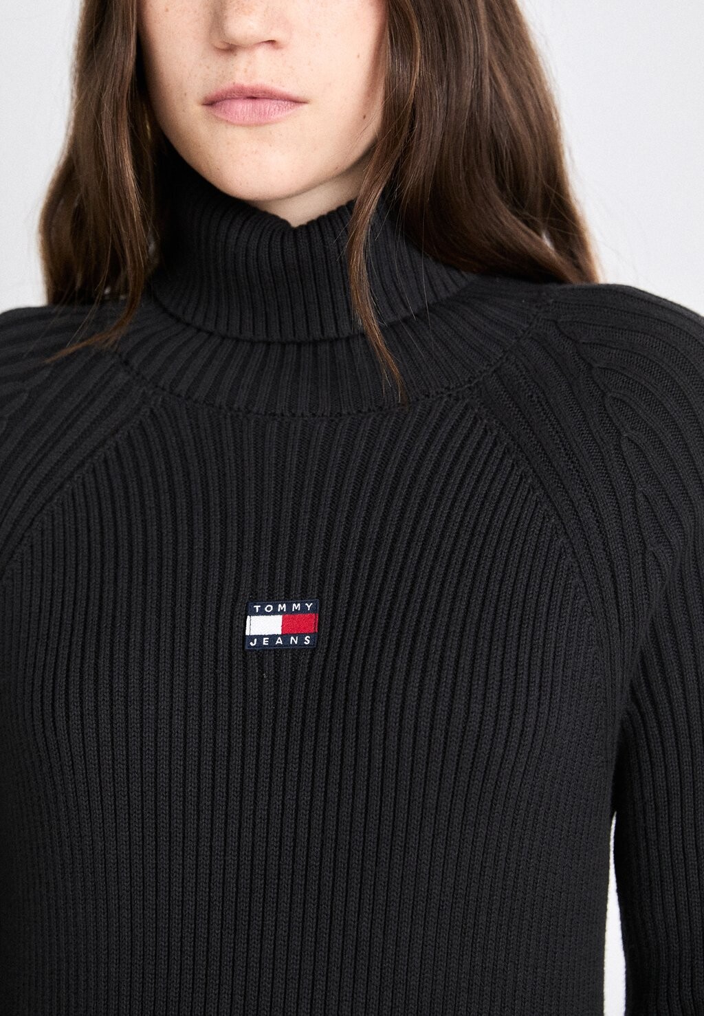 

Сарафан MOCKNECK BADGE DRESS Tommy Hilfiger, черный