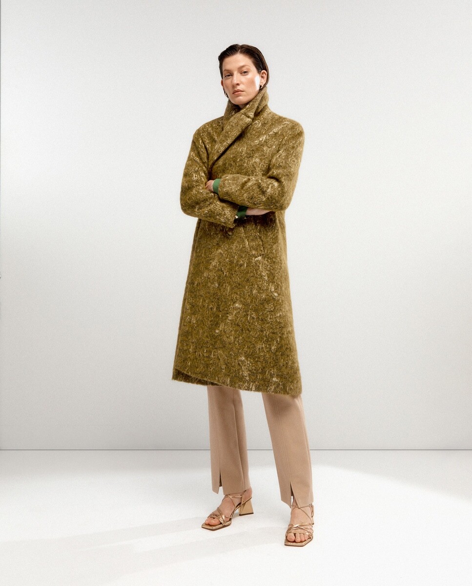 

Короткое двубортное женское пальто. Woman Limited El Corte Inglés, лайм