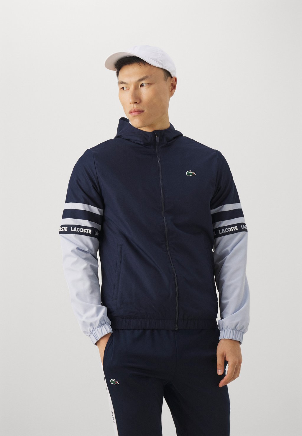 цена Спортивная куртка Hoodie Jacket Tc Lacoste, цвет navy blue/phoenix blue