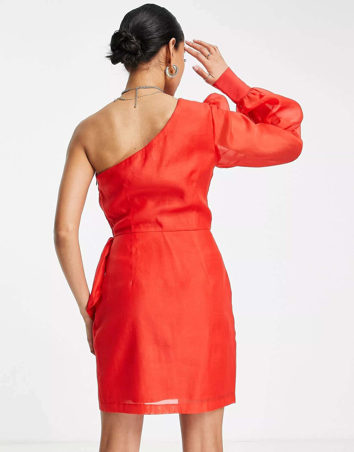 

Collective the Label Petite красное мини-платье на одно плечо из органзы с бантом на талии, Красный