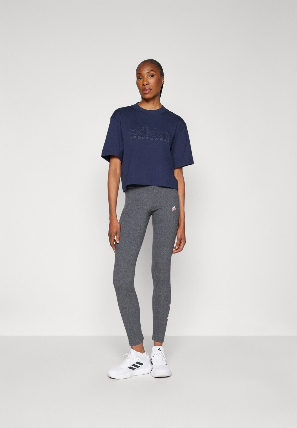 

Леггинсы Essentials High Waist Logo Leggings adidas Sportswear, серый