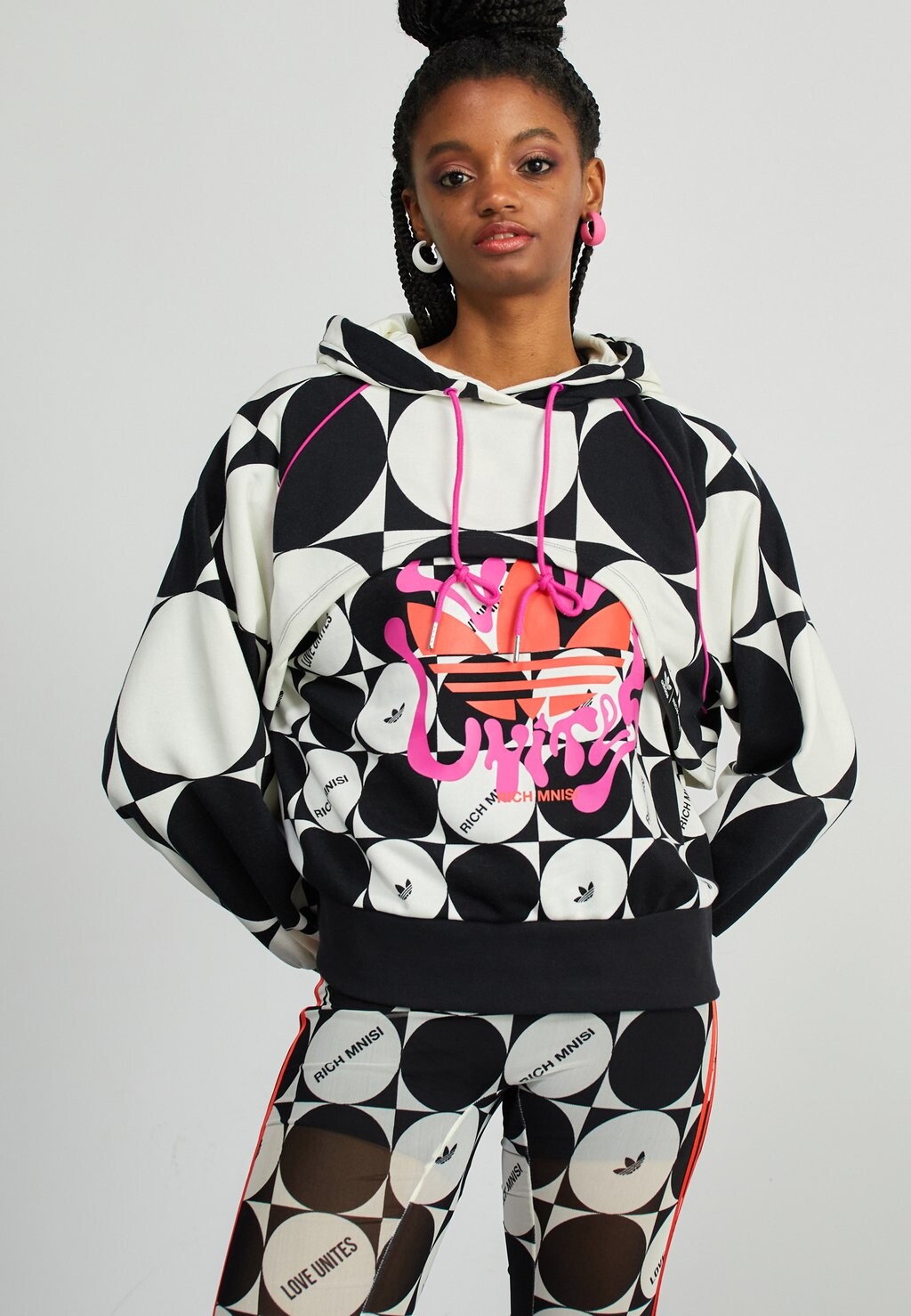 

Толстовка с капюшоном adidas Originals, кремовый/черный