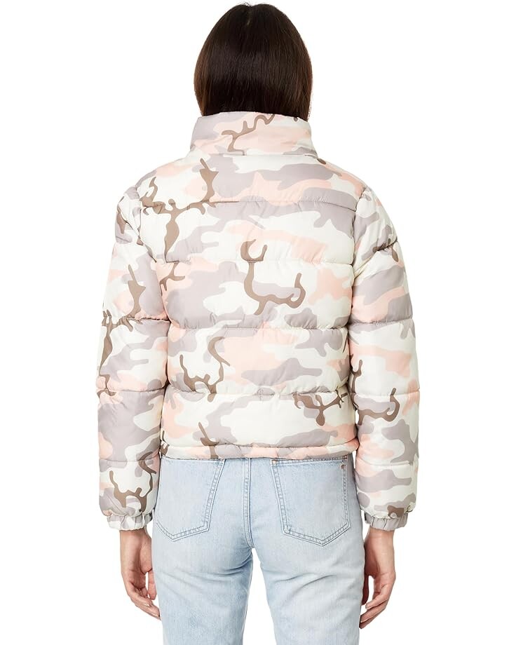 

Куртка U.S. POLO ASSN. Crop Printed Camo Puffer Jacket, цвет Pink Camo