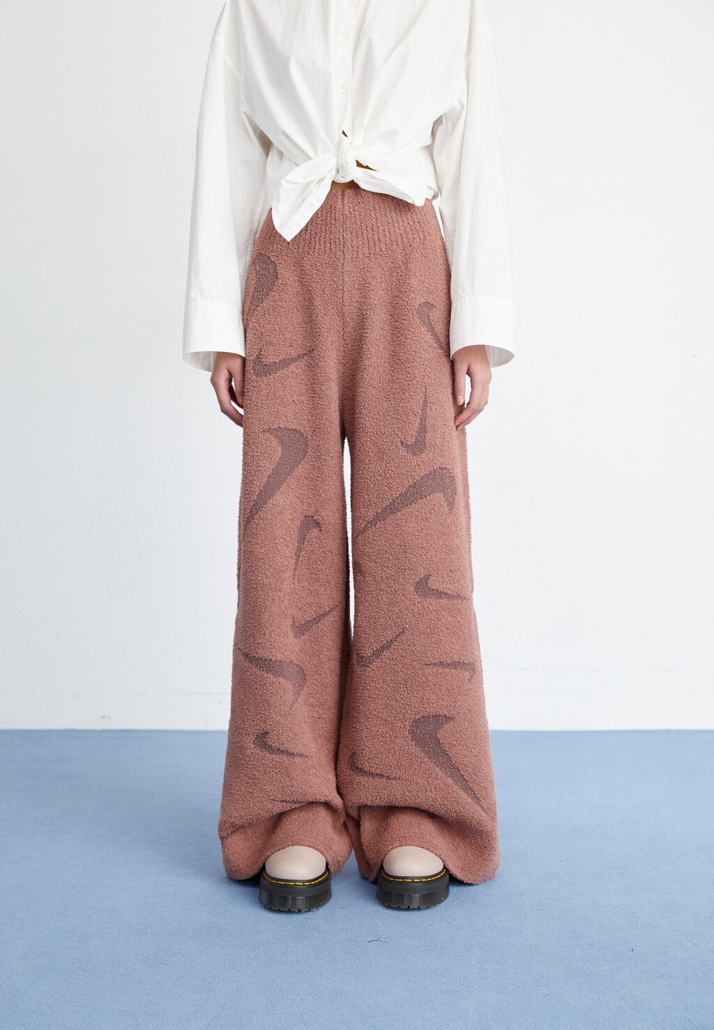 

Брюки COZY LOGO PANT Nike Sportswear, цвет brown