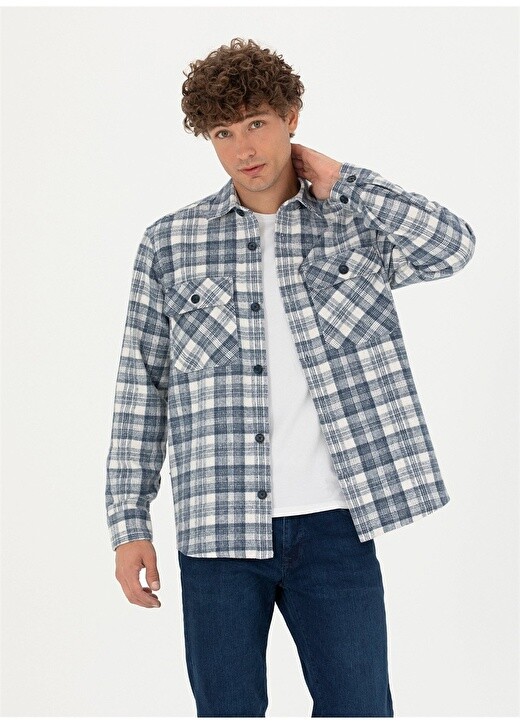

Синяя мужская рубашка в клетку Oversize с классическим воротником Pierre Cardin