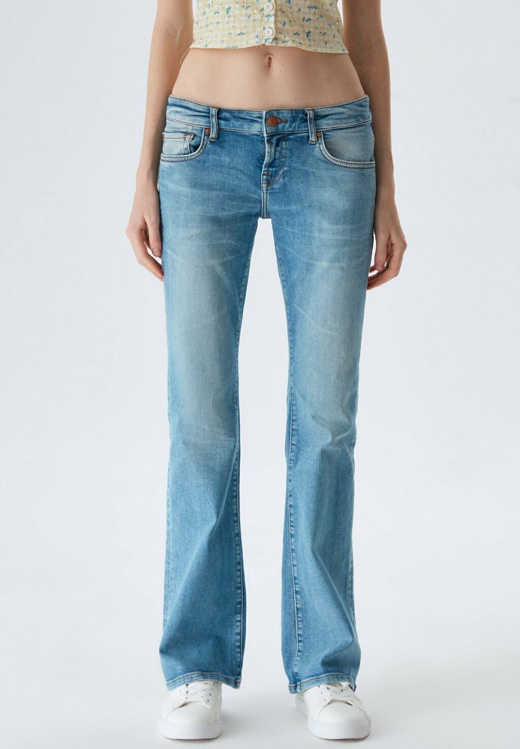 

Джинсы Bootcut светло-голубого цвета LTB, синий