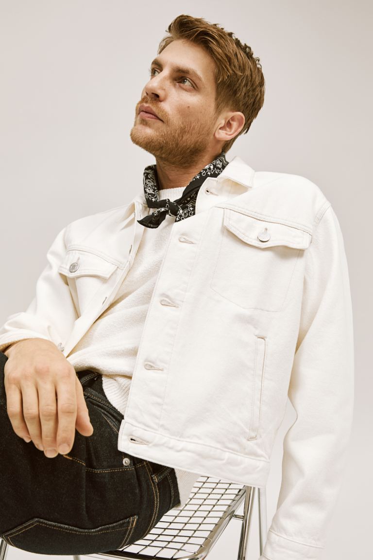 Джинсовая куртка стандартного кроя H&M, белый