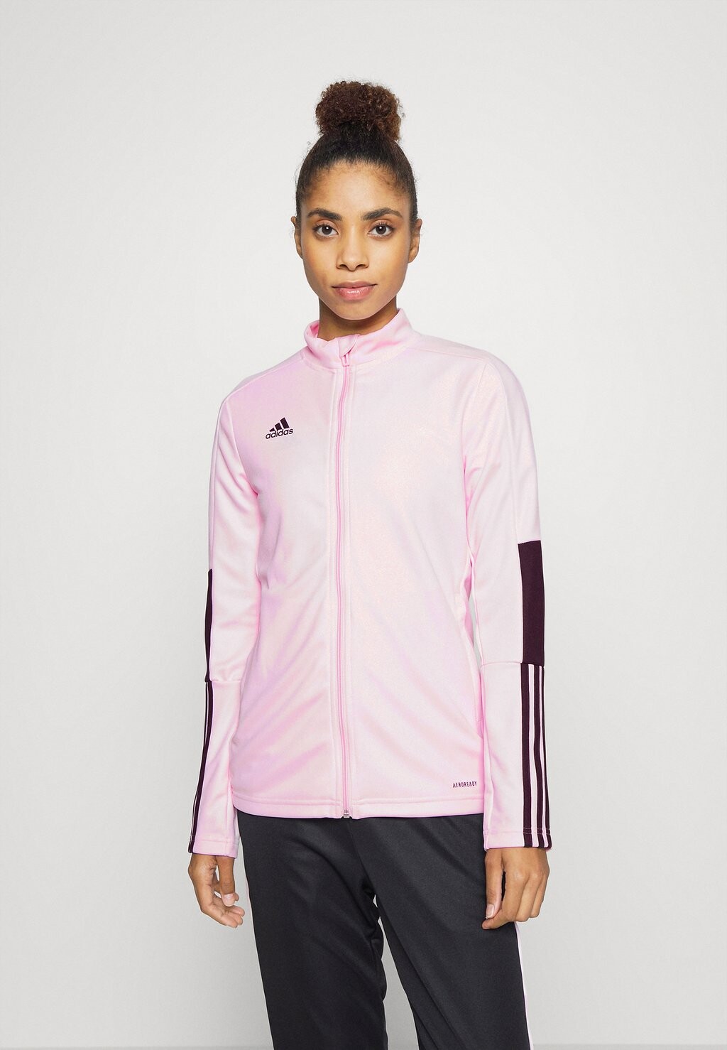 

Спортивная куртка Adidas