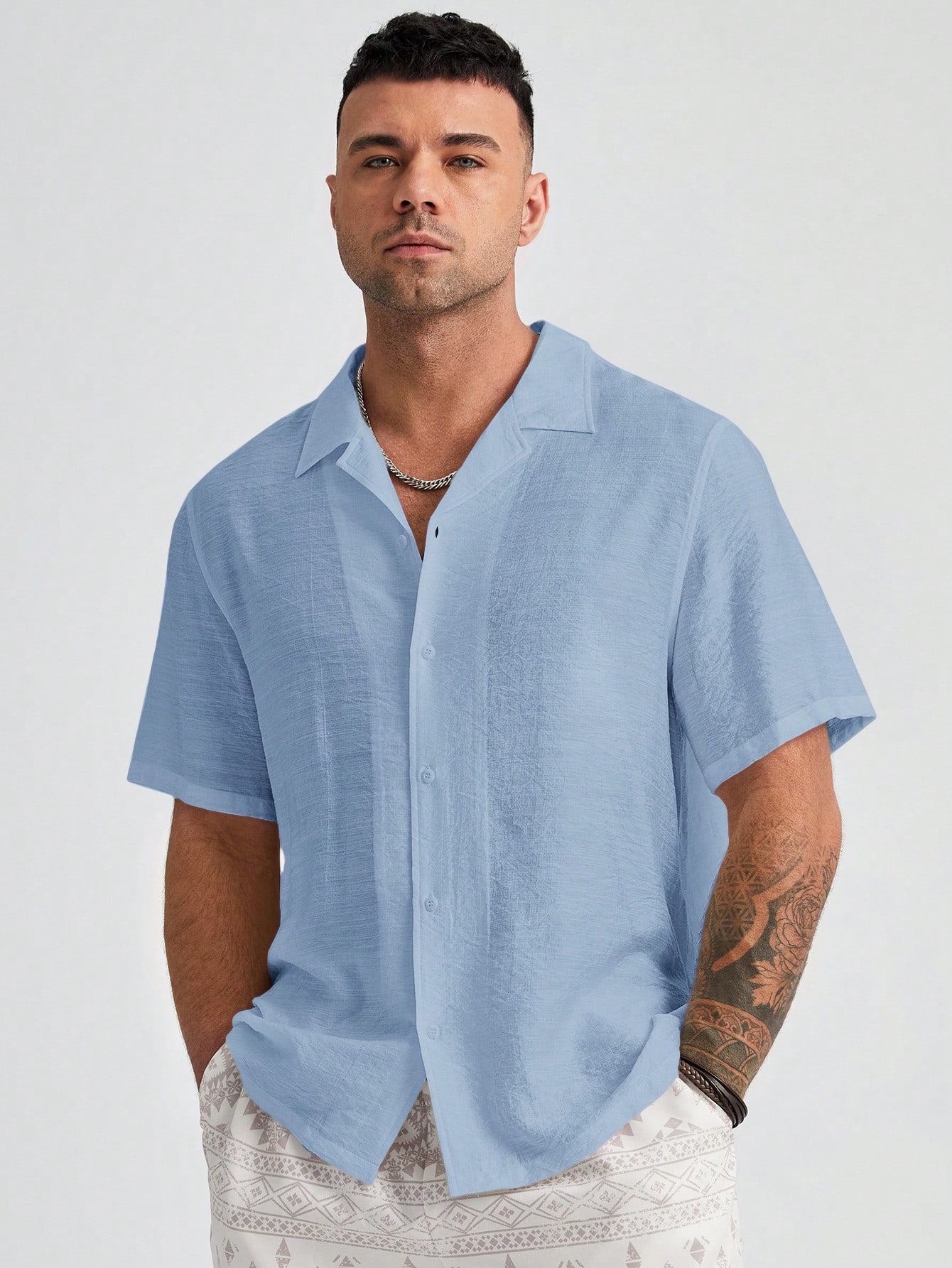 Manfinity Homme Мужская однотонная тканая рубашка больших размеров с коротким рукавом больших размеров, синий