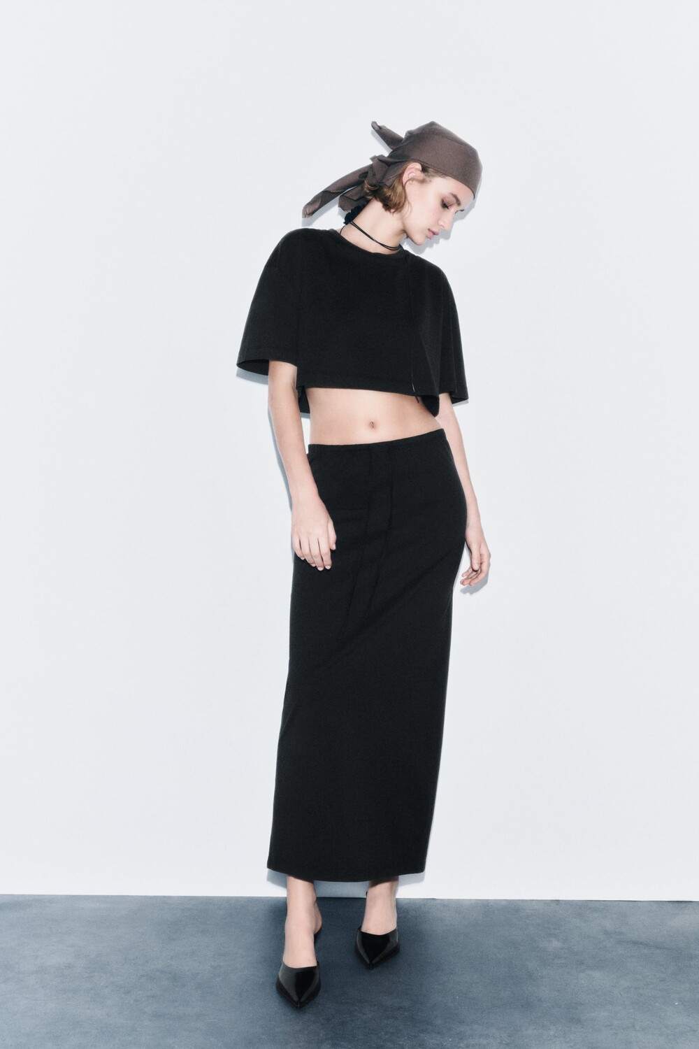 

Юбка миди длиной с потерями Zara, черный