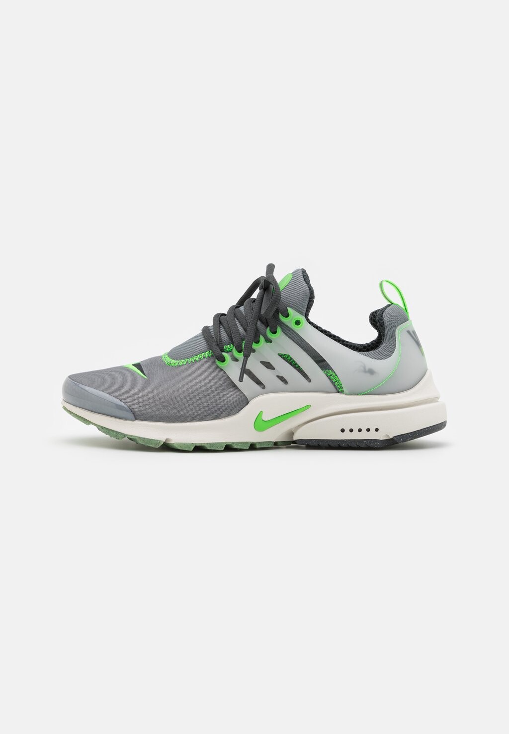 

Кроссовки Nike