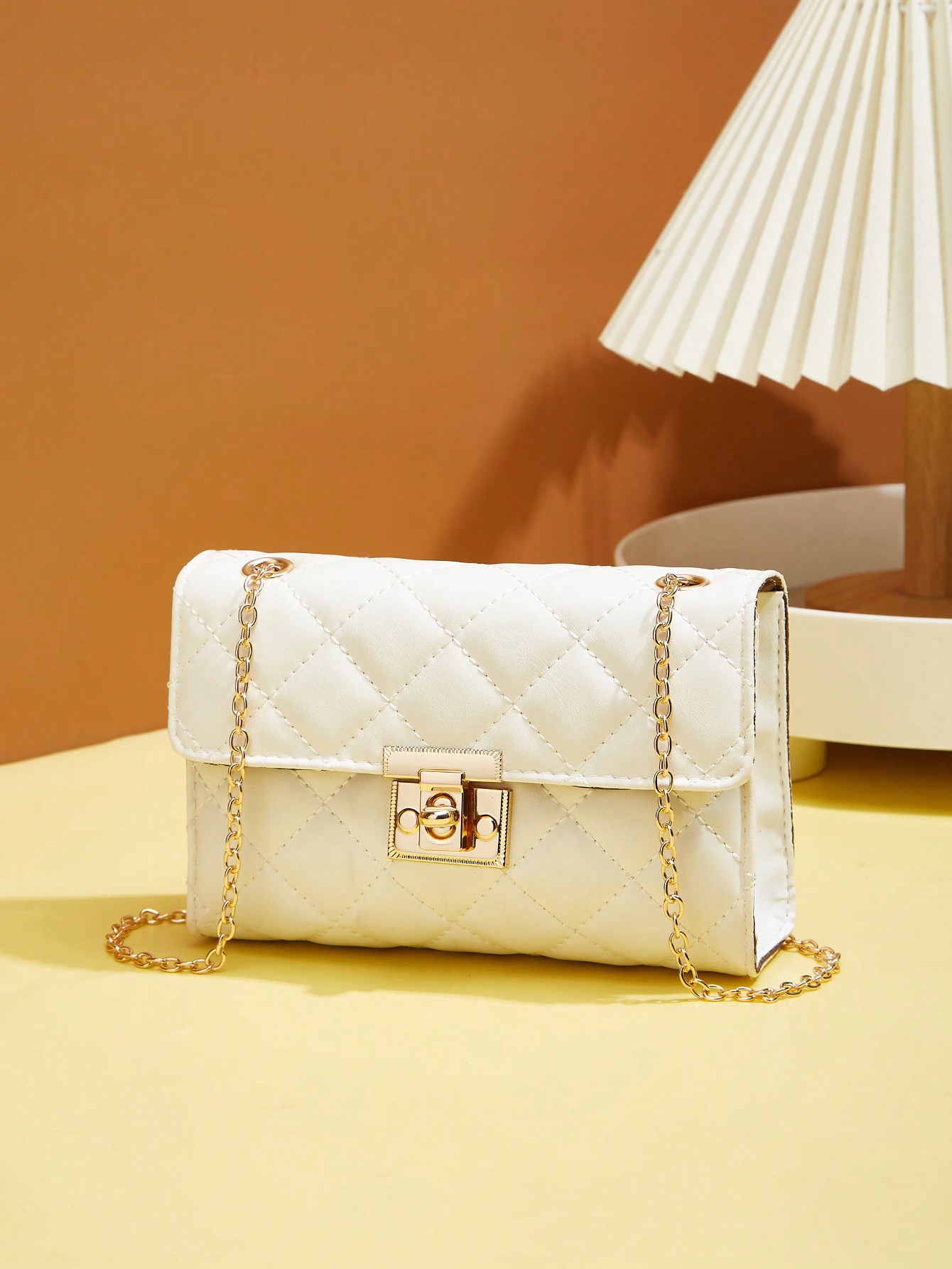 Модная маленькая квадратная сумка с простой вышивкой в ​​форме ромба, белый