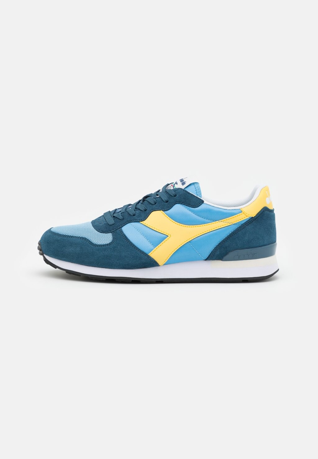 

Кроссовки Diadora