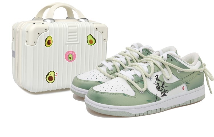 

Женские кроссовки для скейтбординга Nike Dunk