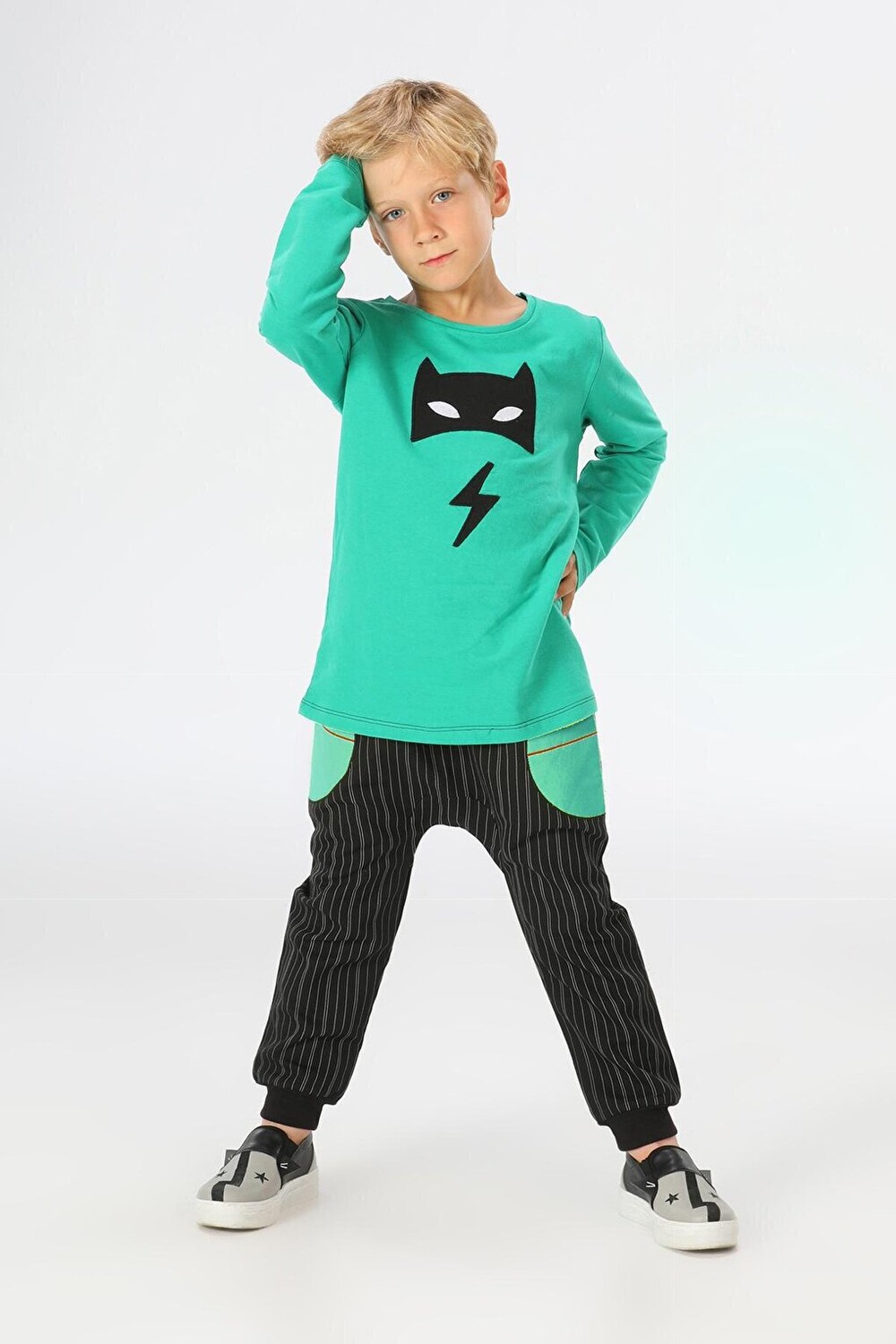 

Комплект из габардиновых брюк Super Hero + футболка LupiaKids