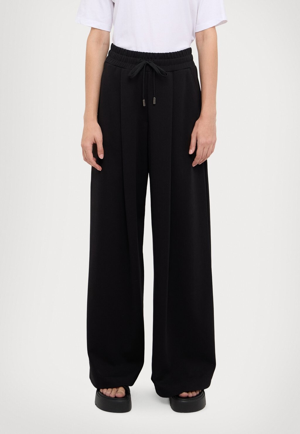 

Тканевые брюки ROMAGNA WEEKEND MaxMara, черный