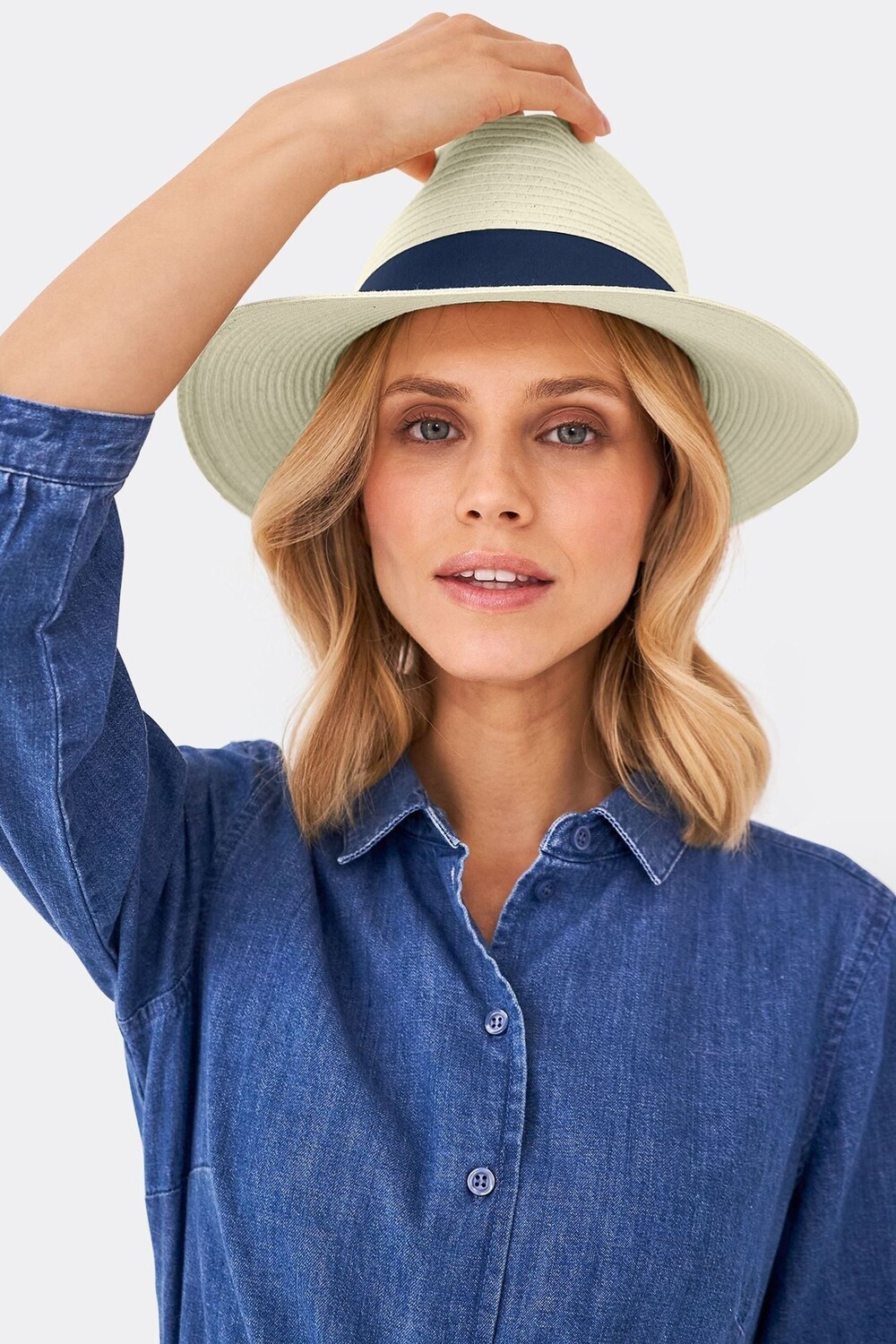 

Гладкая панама Crew Clothing Company, белый