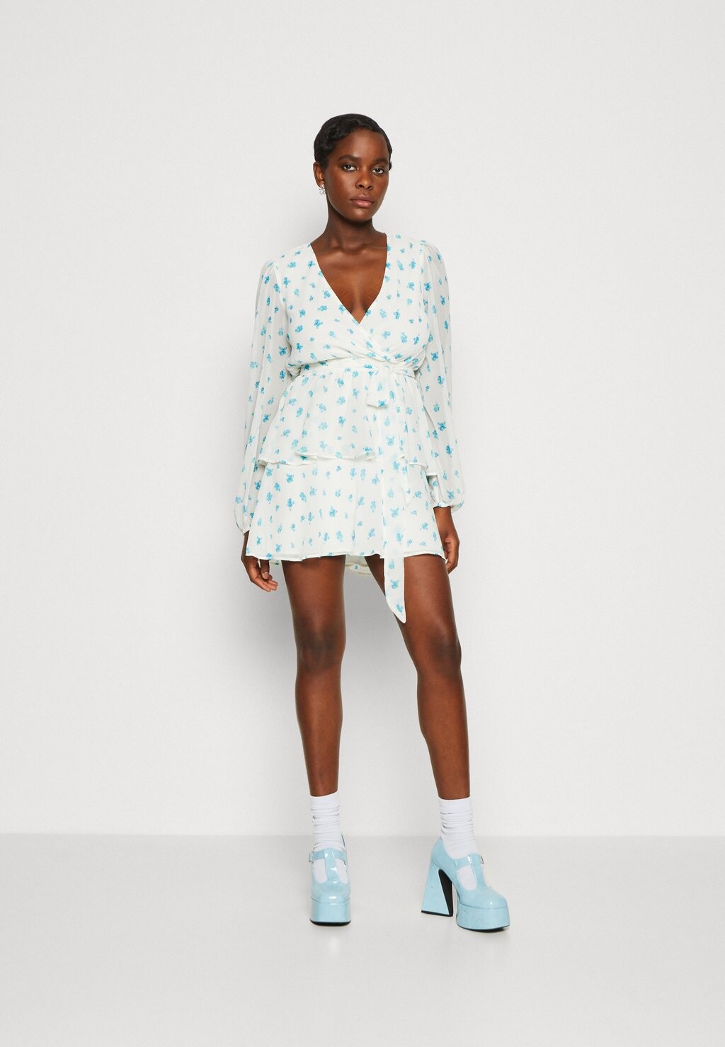

Летнее платье Gina Tricot, синий