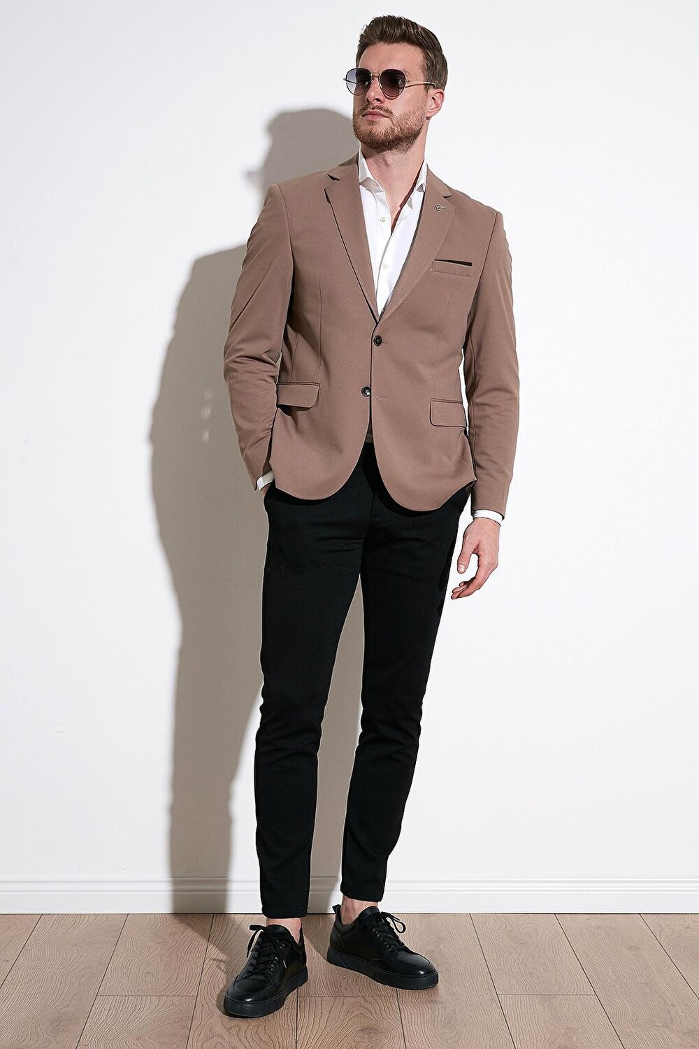 

Пиджак Slim Fit 6 с двойными разрезами BASELNA Buratti, норка