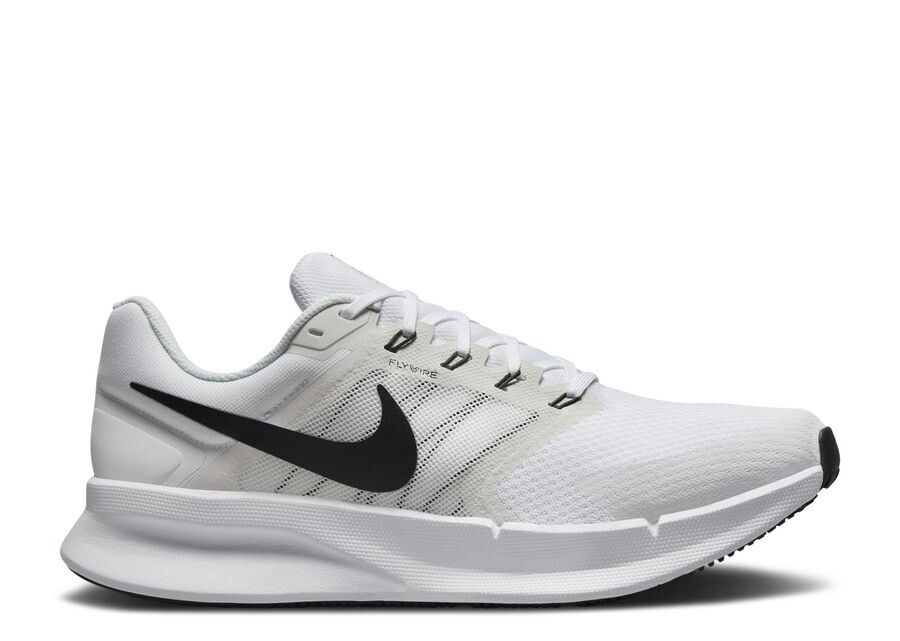 

Кроссовки Nike Run Swift 3 'White Black', белый