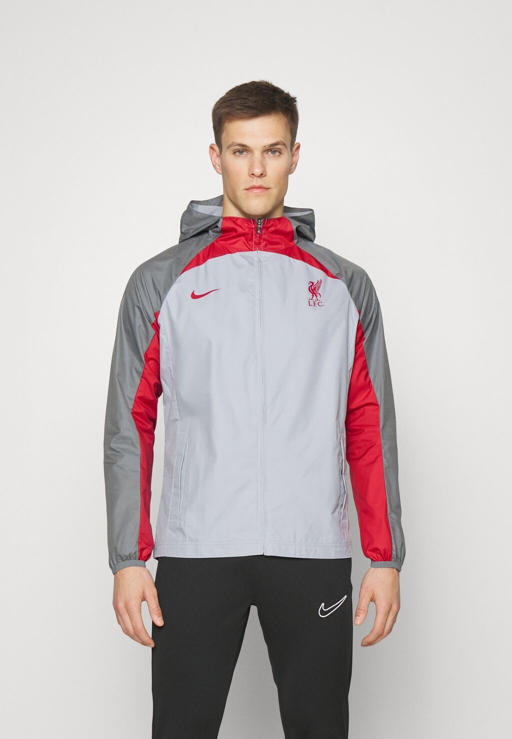 

Спортивная куртка Nike
