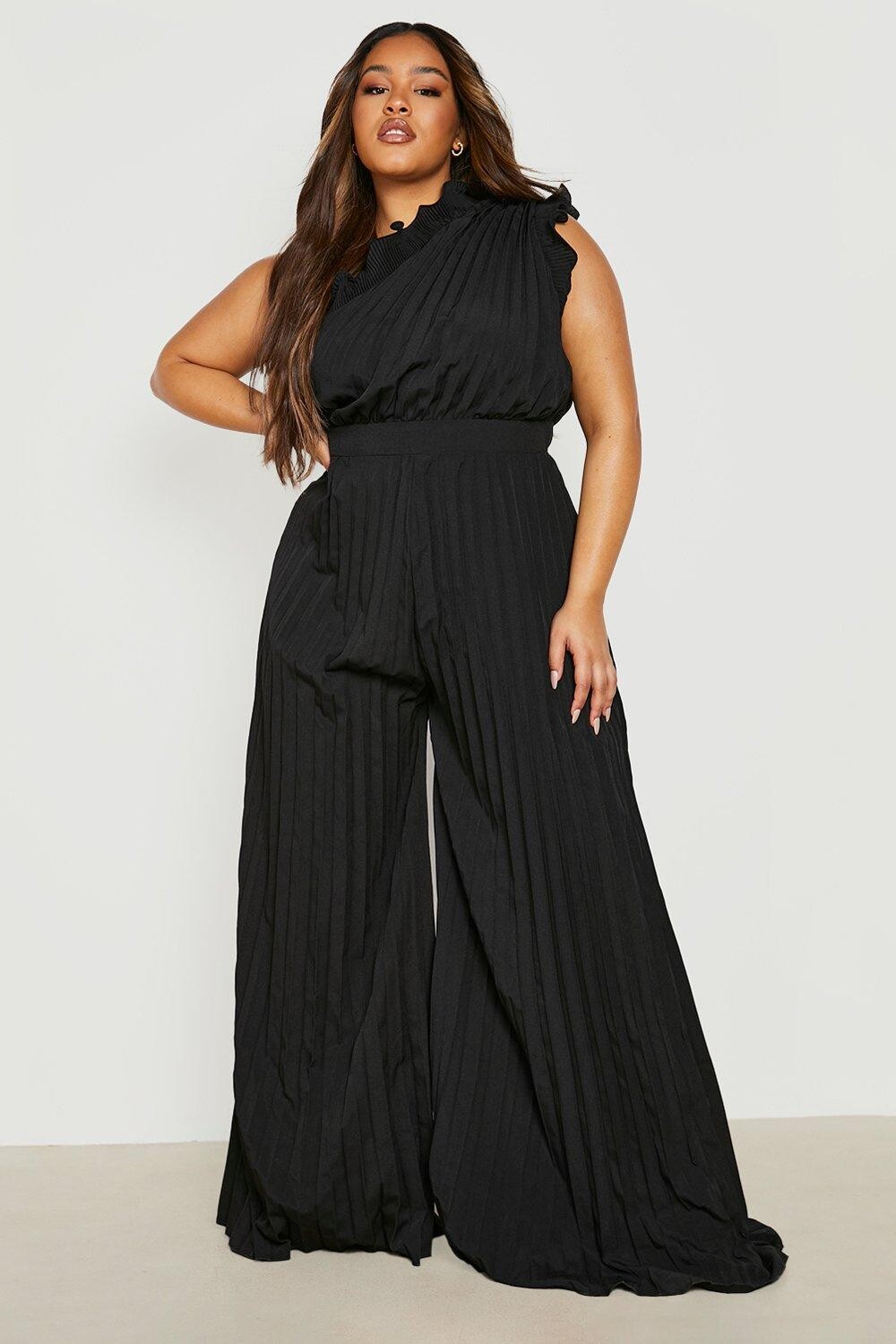

Комбинезон plus с руфлями one Boohoo, черный