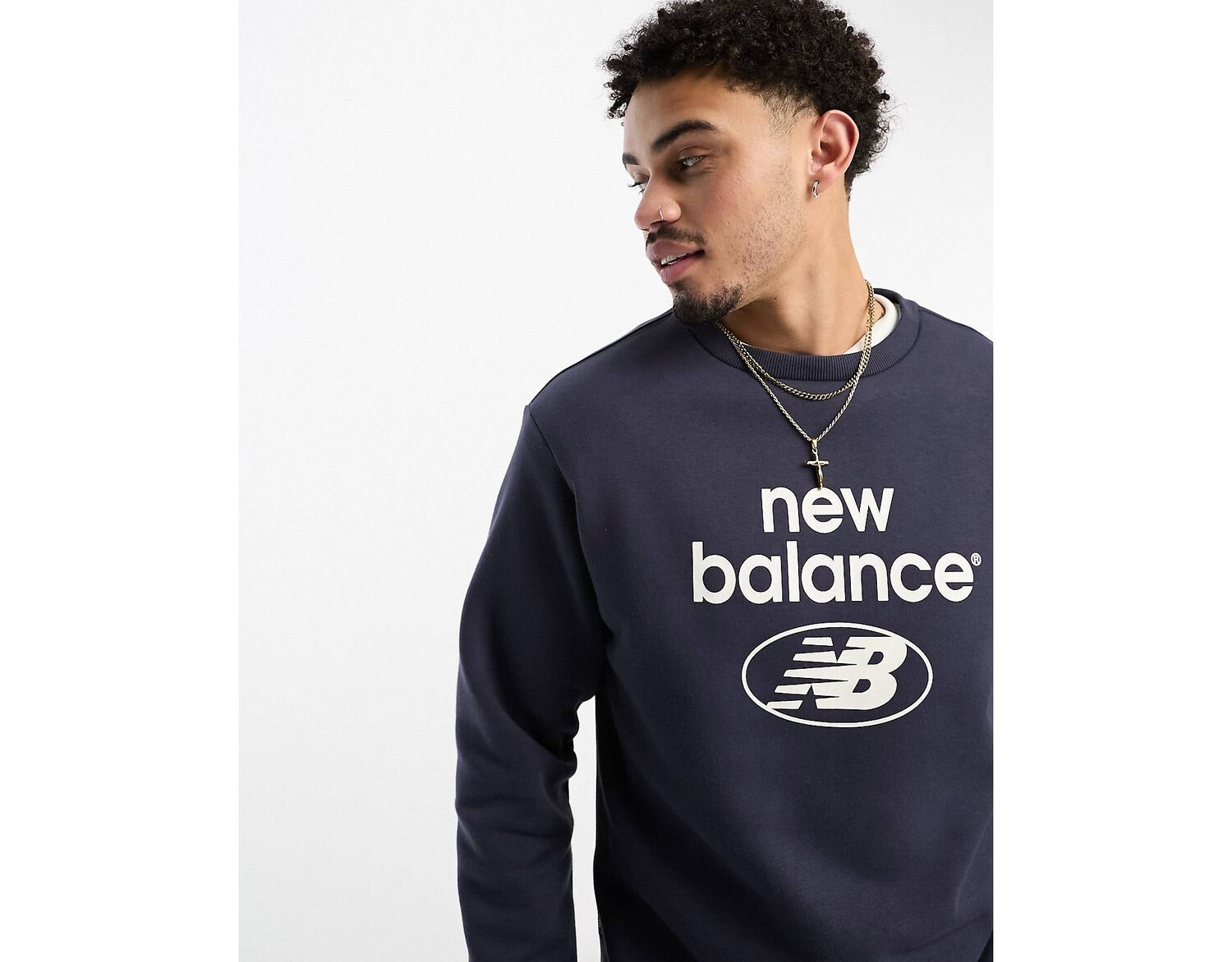 

Темно-синий свитшот New Balance Essentials Novelty