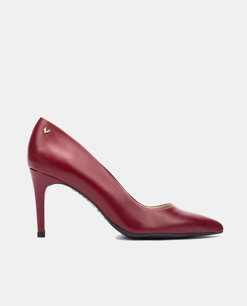 цена Женские кожаные туфли с острым носком и каблуком-шпилькой Martinelli, бордо