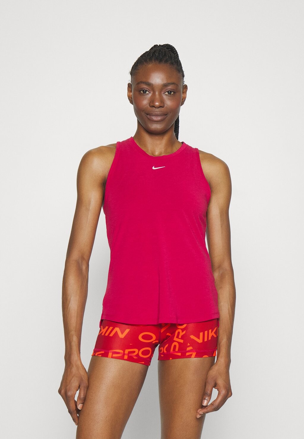 

Топ Nike