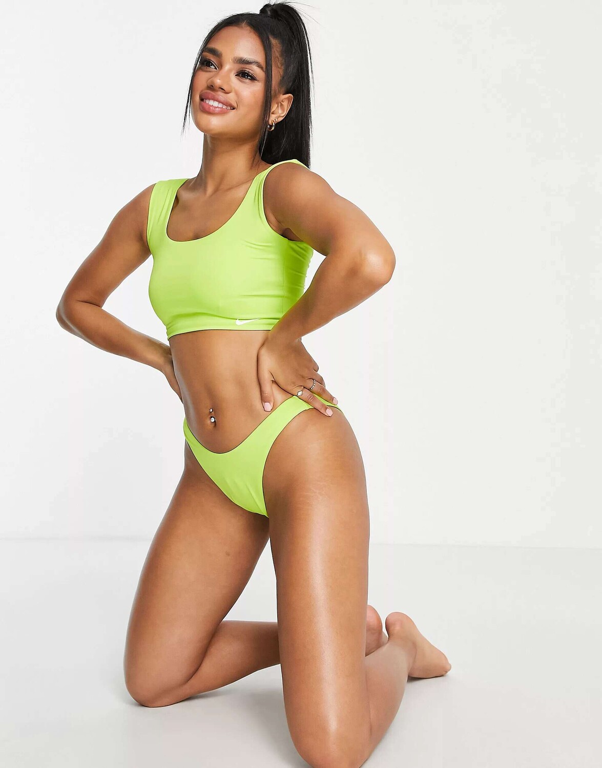

Зеленые плавки бикини с слингом для плавания Nike Nike