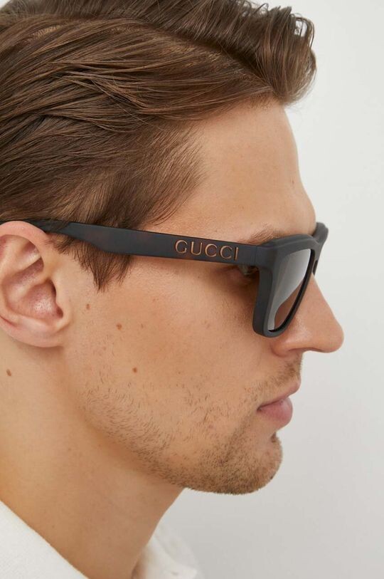 

Солнцезащитные очки Gucci, коричневый