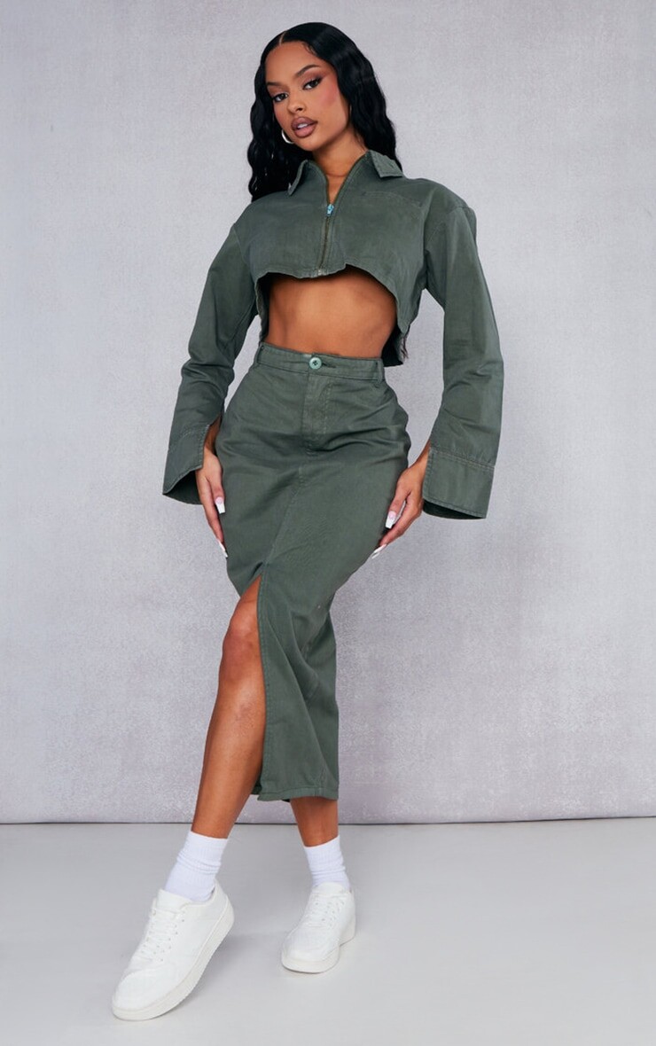 

PrettyLittleThing Юбка-миди цвета хаки из саржи с разрезом на подоле