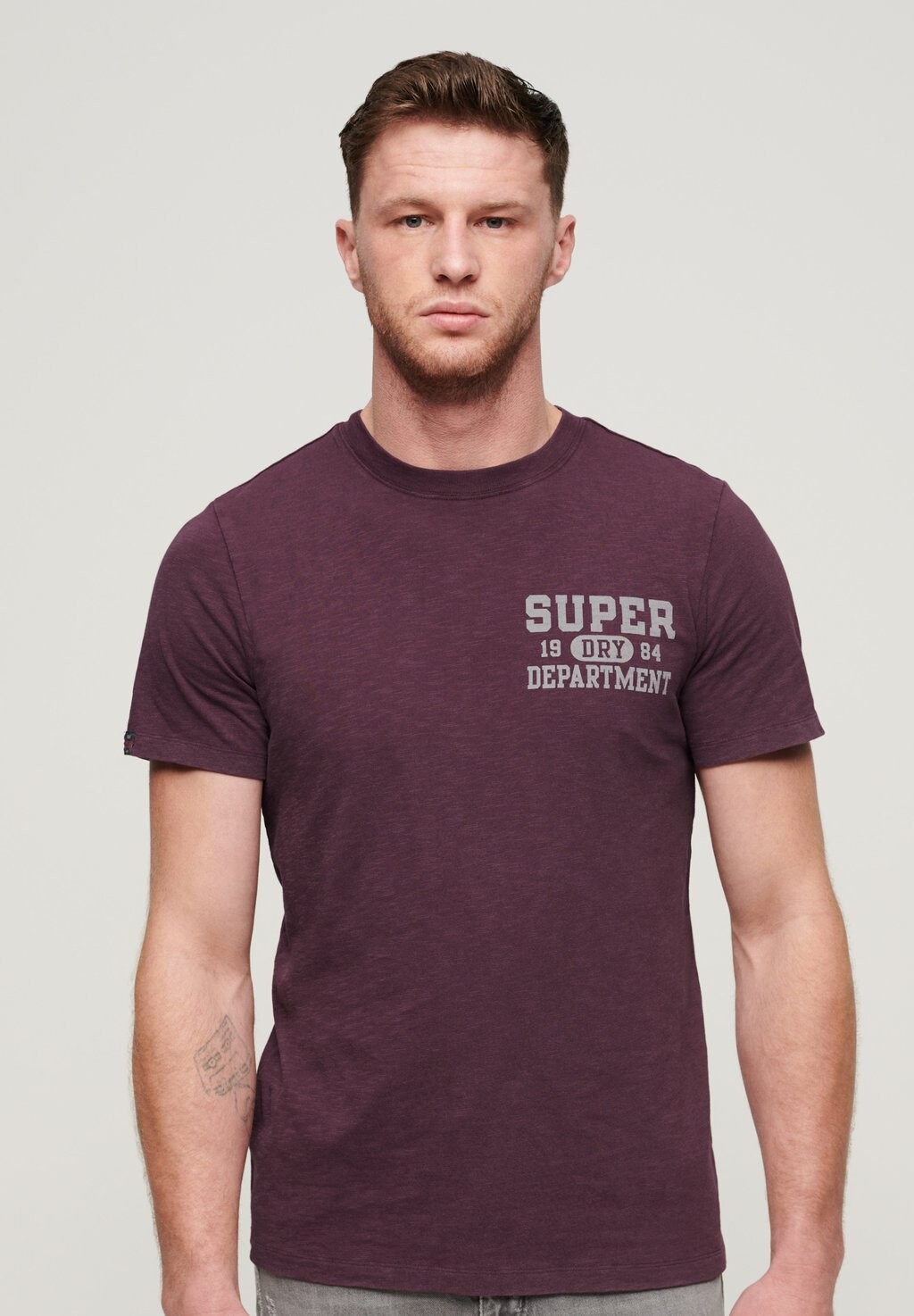 

Футболка с принтом ATHLETIC COLLEGE GRAPHIC Superdry, фиолетовый