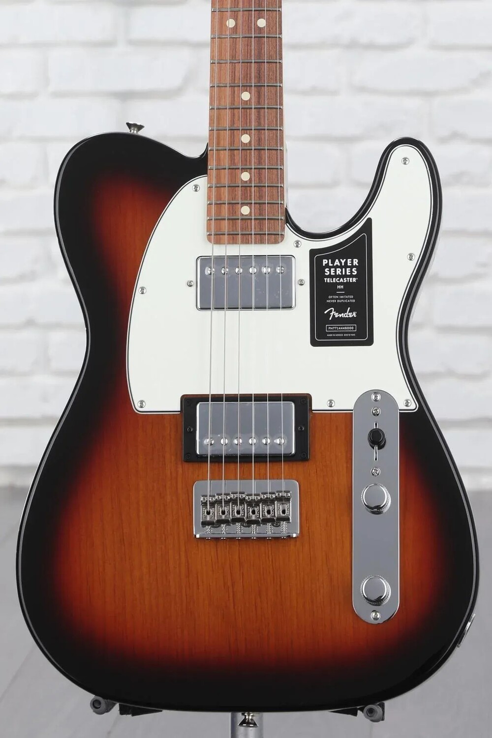 

Fender Player Telecaster HH — 3-Tone Sunburst с накладкой на гриф Pau Ferro