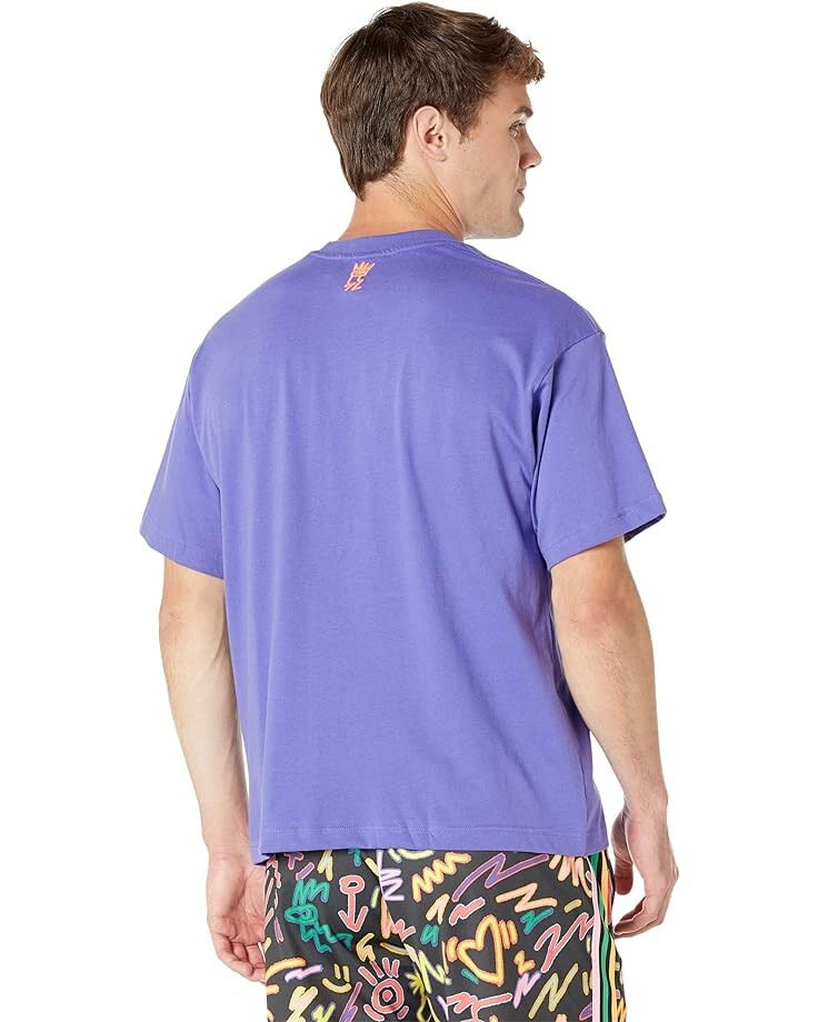 

Футболка Adidas Love Unites Trefoil Tee, цвет Purple/Multicolor
