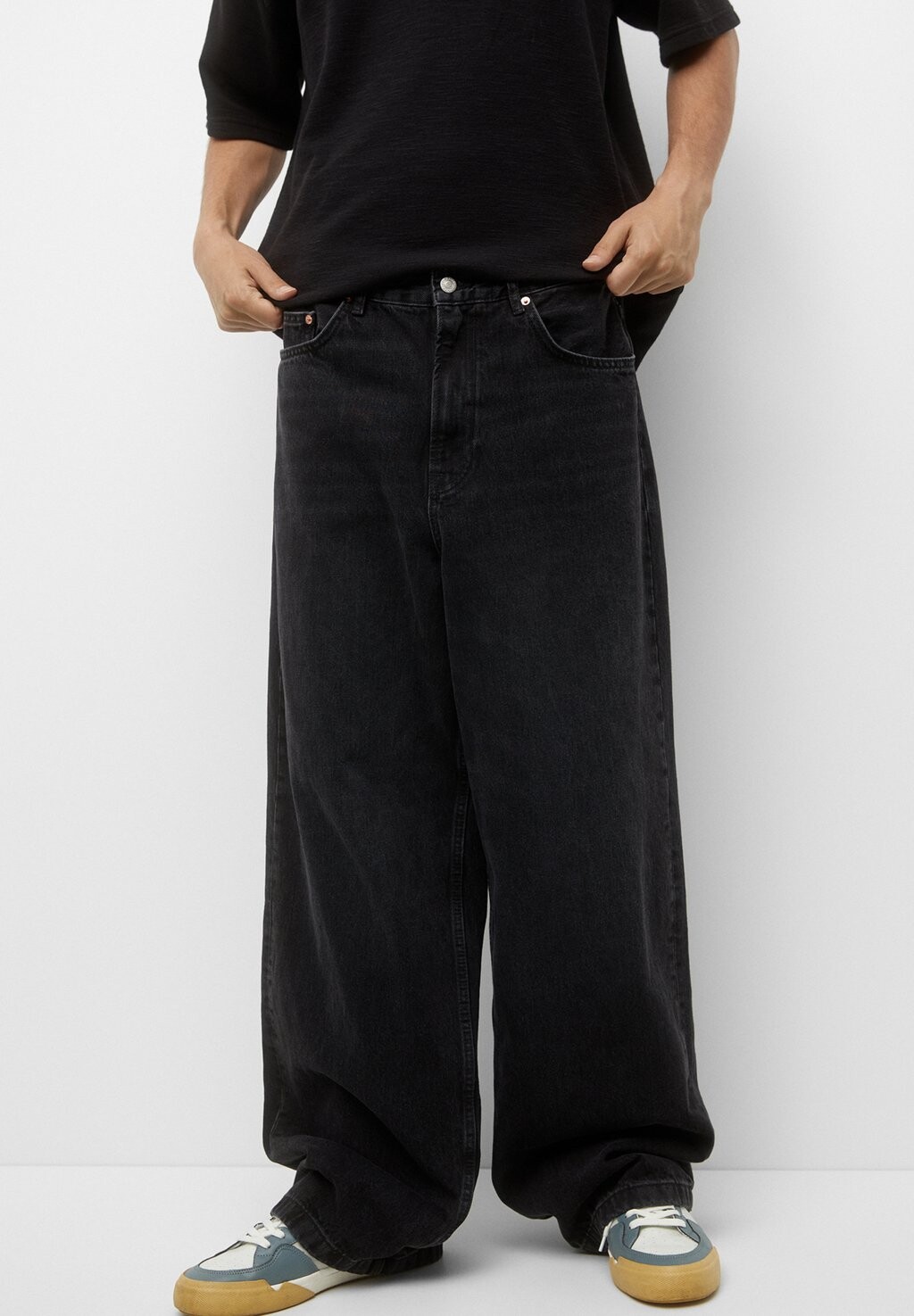 

Джинсы прямого кроя PULL&BEAR