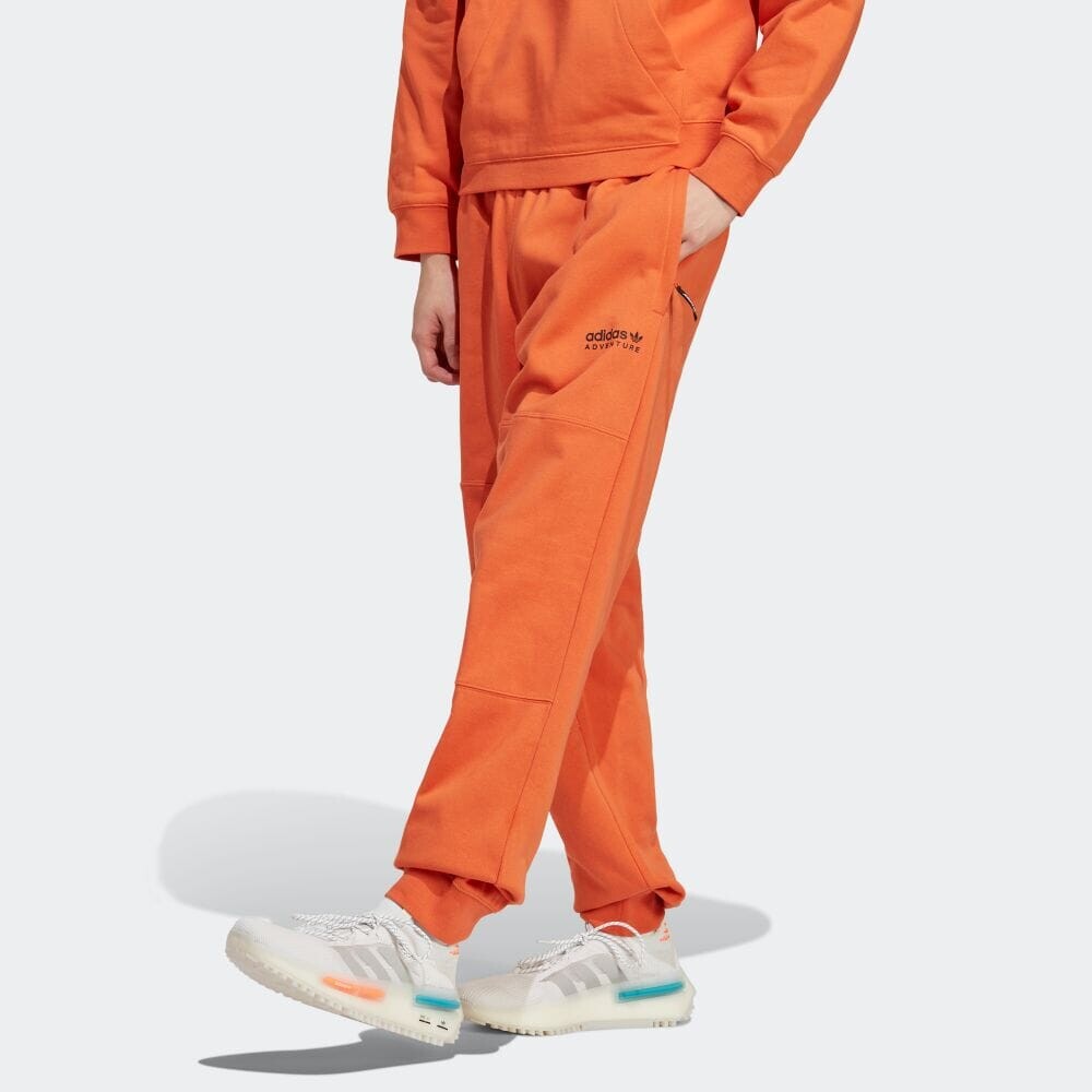 

Толстовка Adidas IC2355
