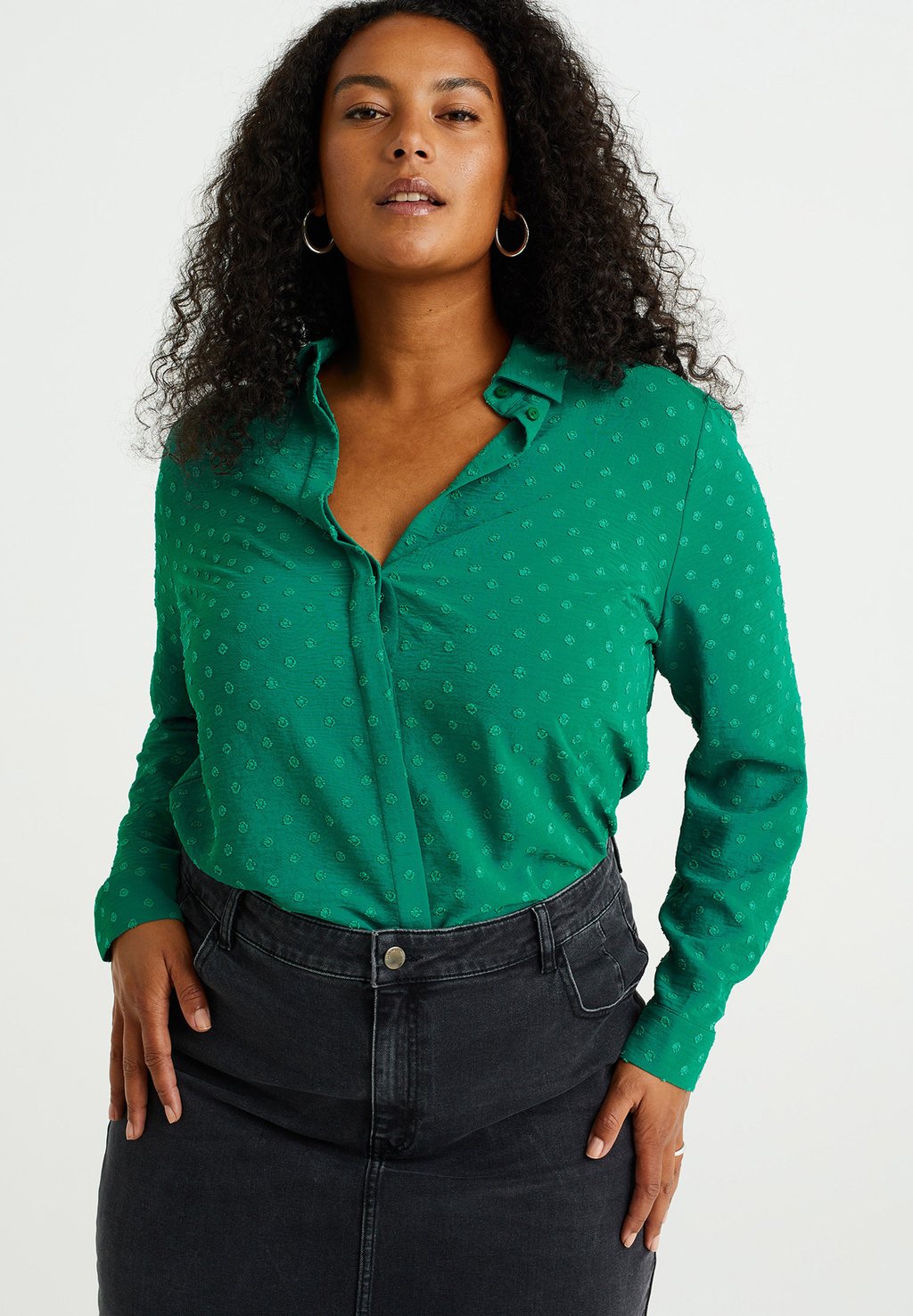 Блузка-рубашка CURVE WE Fashion, цвет green